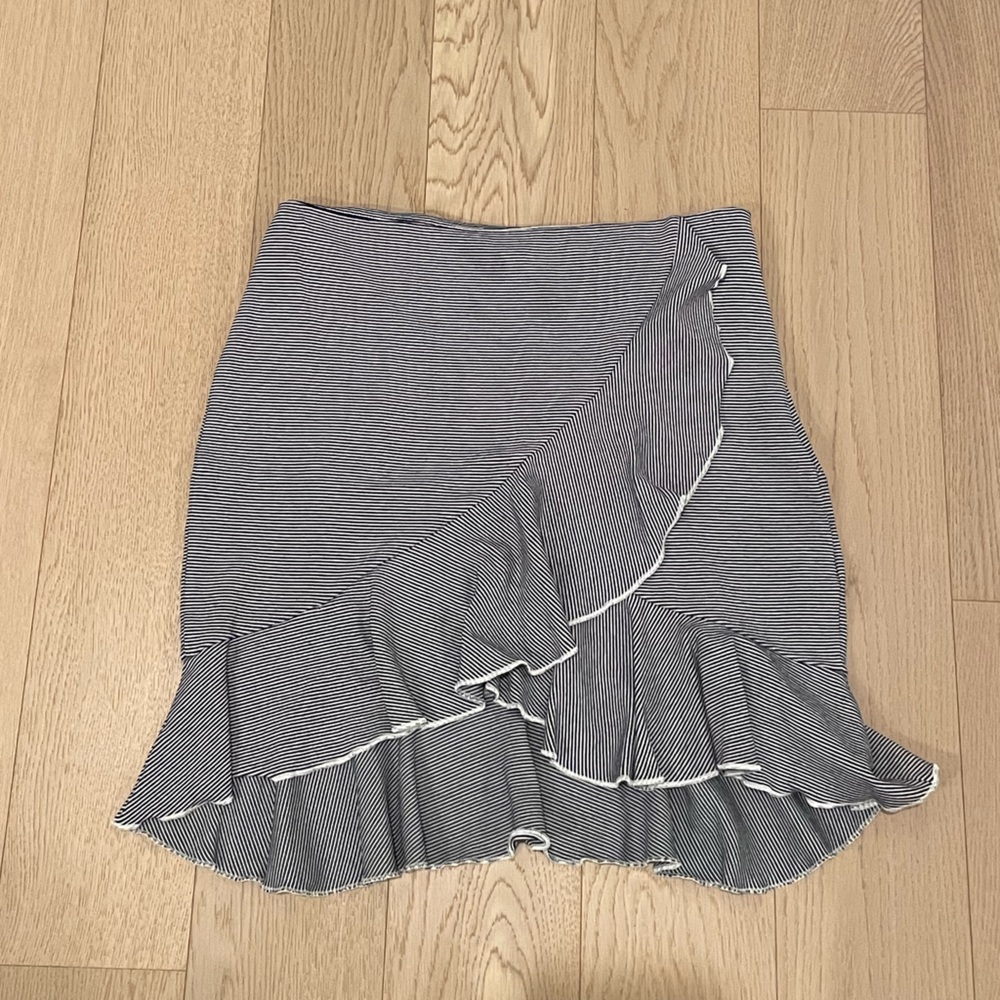 Club Monaco ruffle navy striped skirt